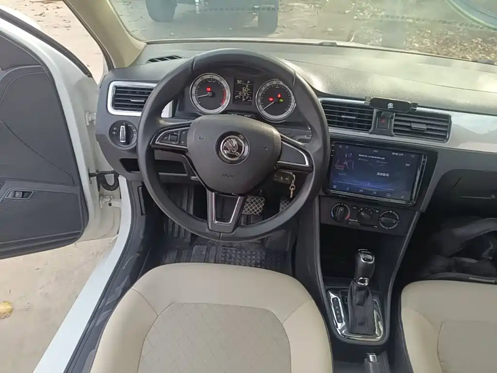 Skoda Rapid — миниатюра 11