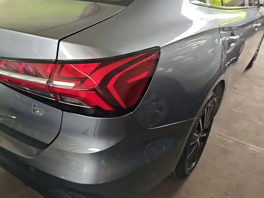 Roewe i5 2021 1.5L MT