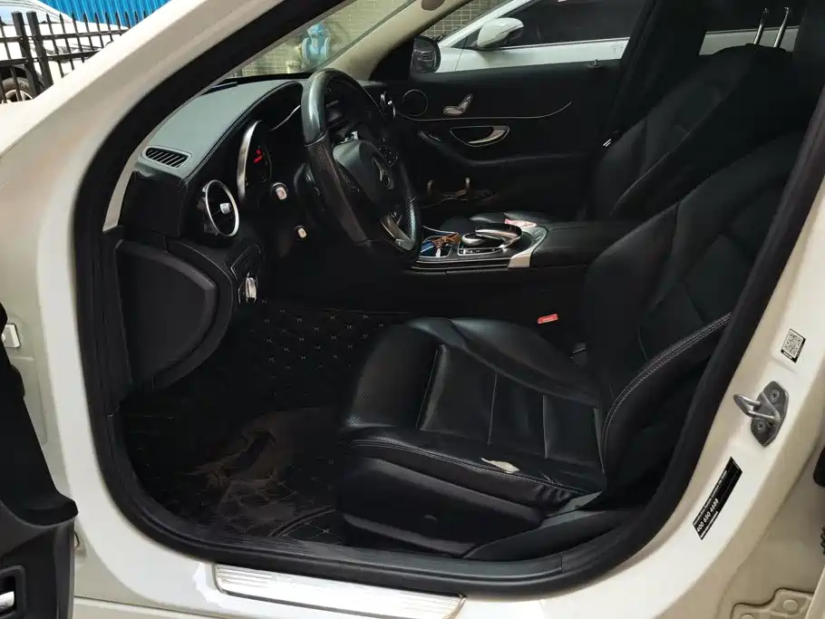 Mercedes-Benz C-Class — миниатюра 9