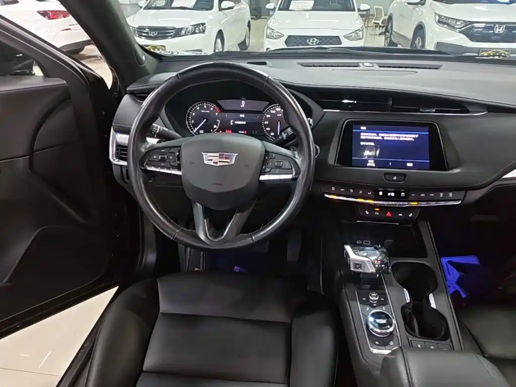 Cadillac XT4 — миниатюра 13