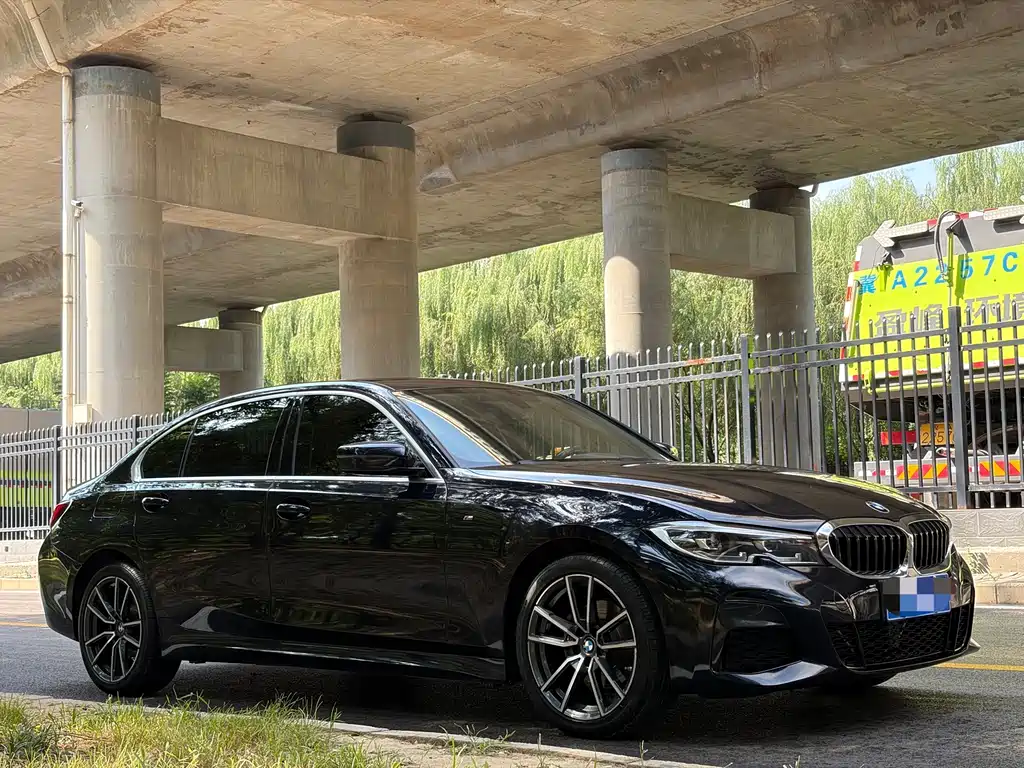 BMW 3 Series — миниатюра 3