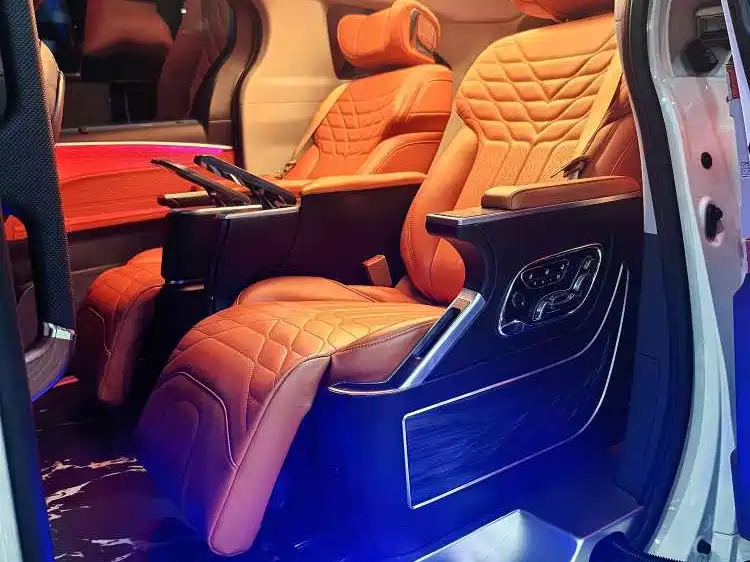Toyota Granvia — миниатюра 8
