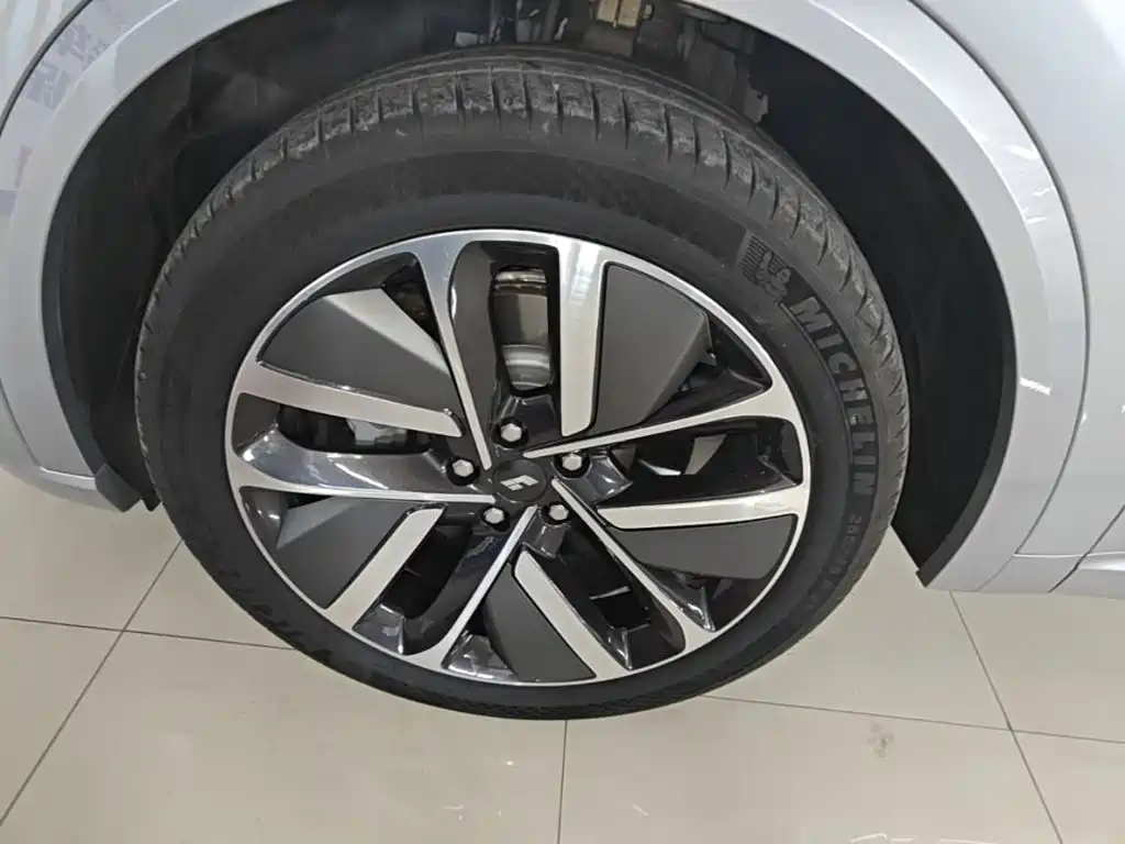 Li Auto Li L8 — миниатюра 23