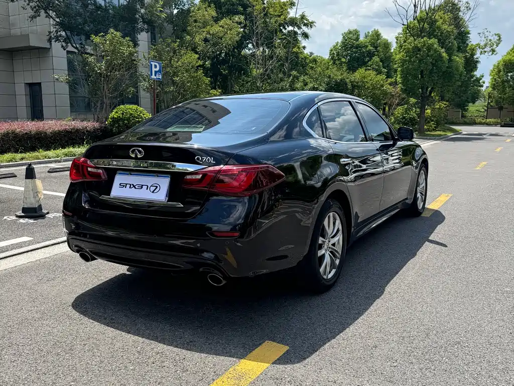 Infiniti Q70 — миниатюра 13