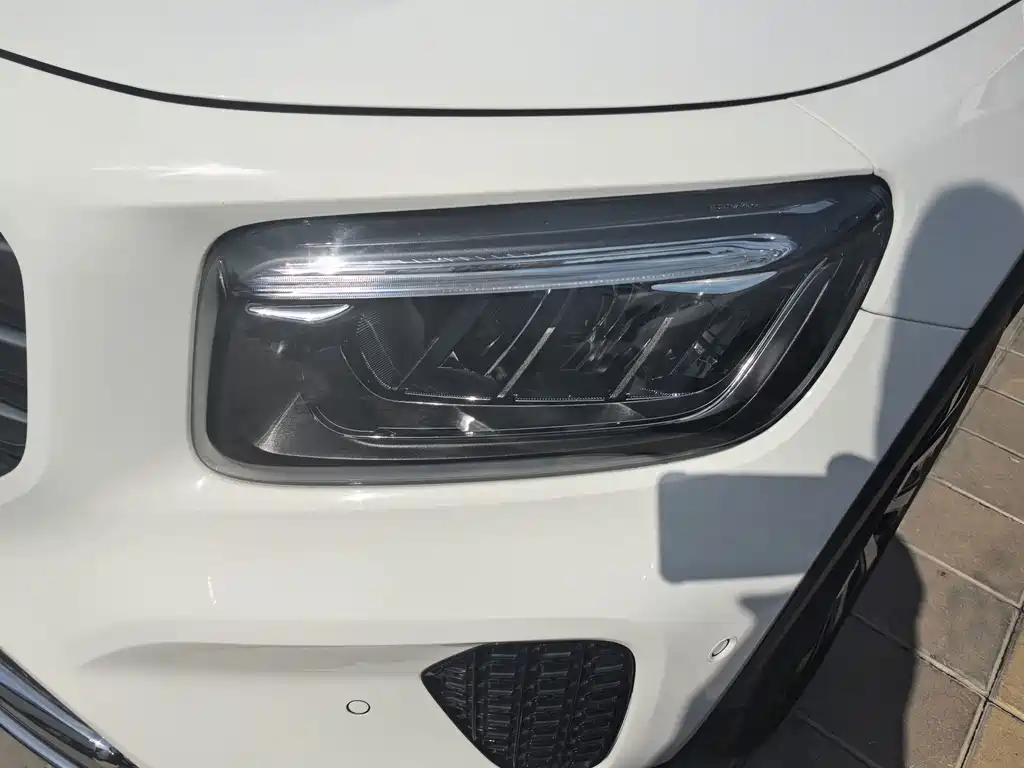Mercedes-Benz GLB — миниатюра 2