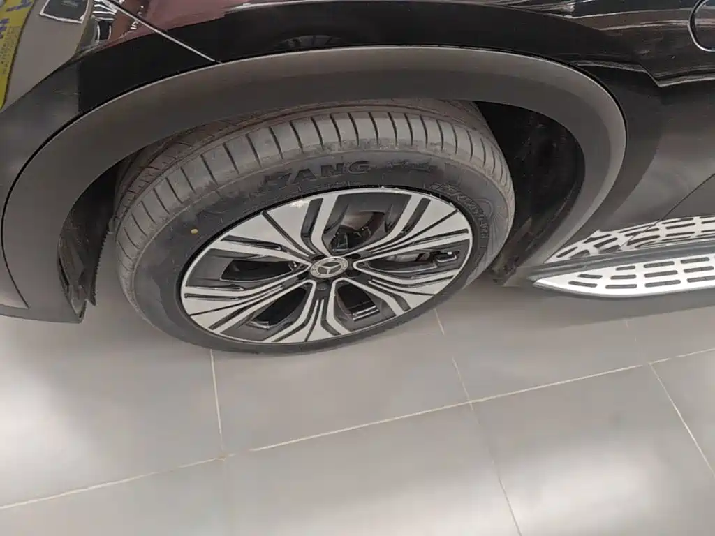 Mercedes-Benz EQE SUV — миниатюра 23