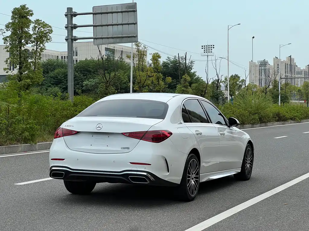Mercedes-Benz C-Class — миниатюра 6