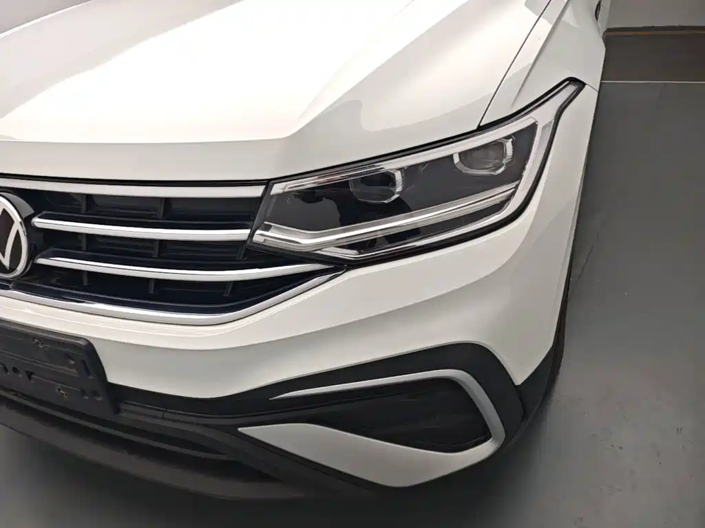 Volkswagen Tiguan L — миниатюра 24
