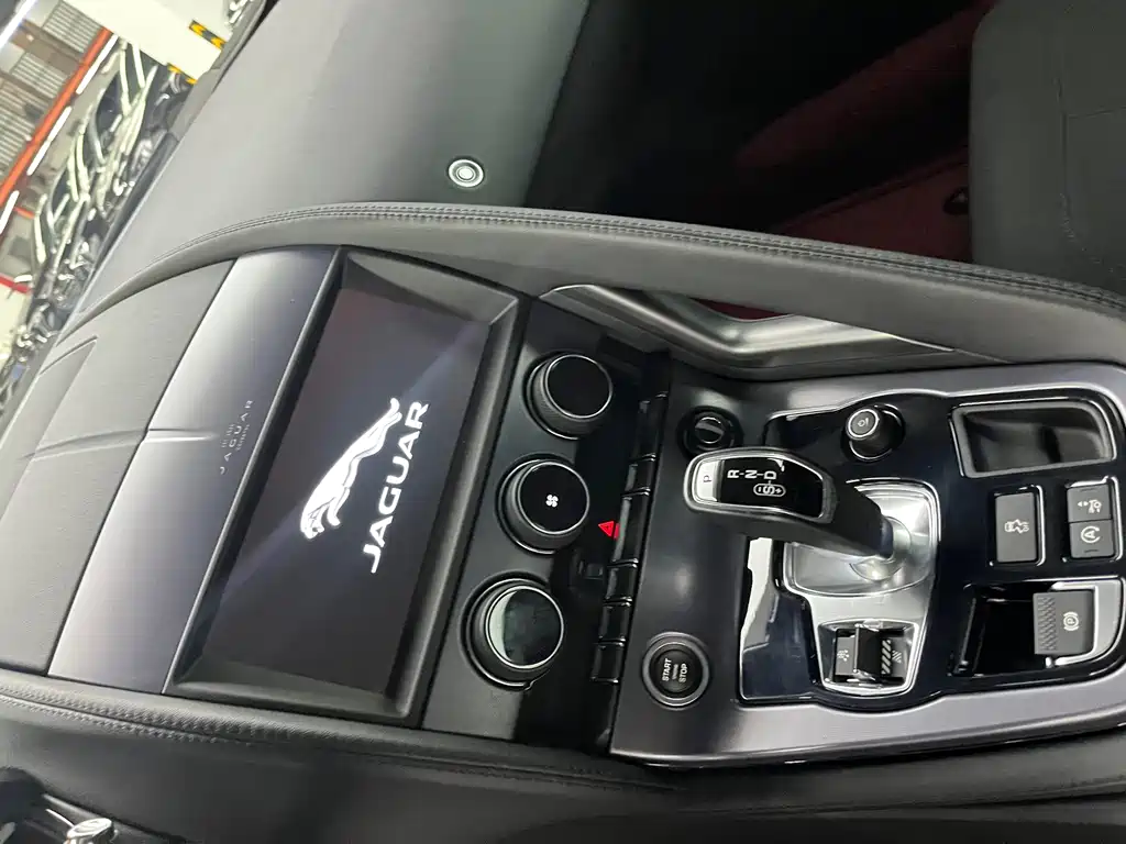 Jaguar F-TYPE — миниатюра 8