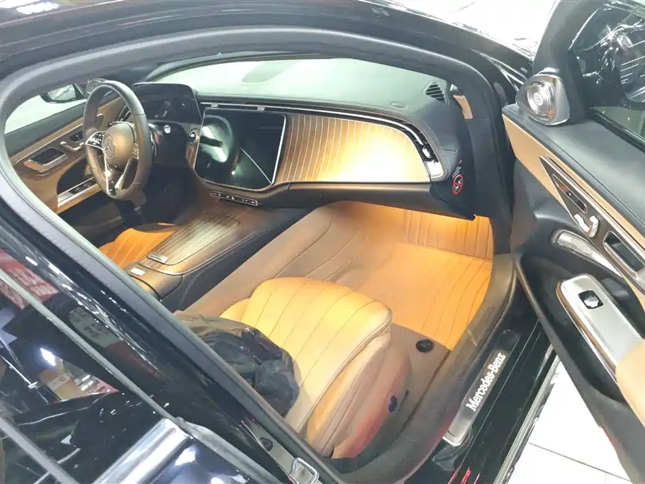 Mercedes-Benz E-Class E 2024 E 300 L Fashion