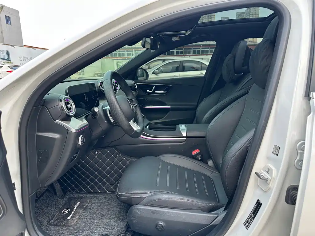 Mercedes-Benz C-Class — миниатюра 7