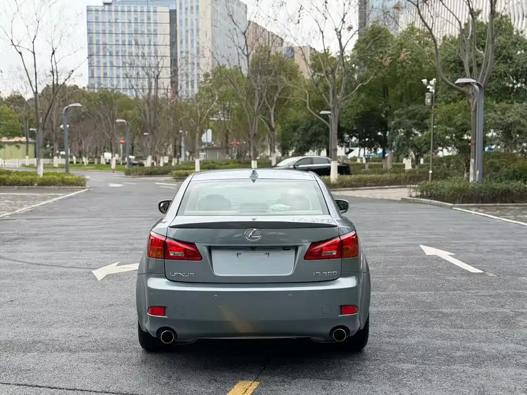 Lexus IS — миниатюра 8