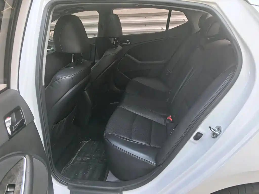 Kia K5 — миниатюра 9