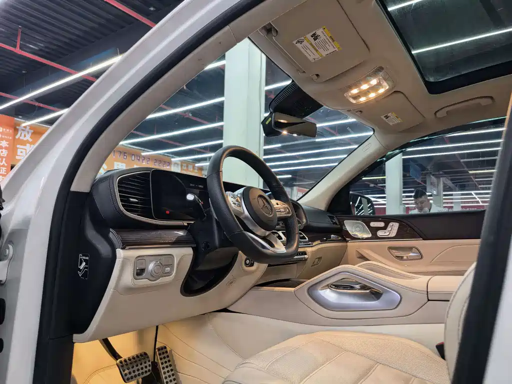 Mercedes-Benz GLS — миниатюра 6