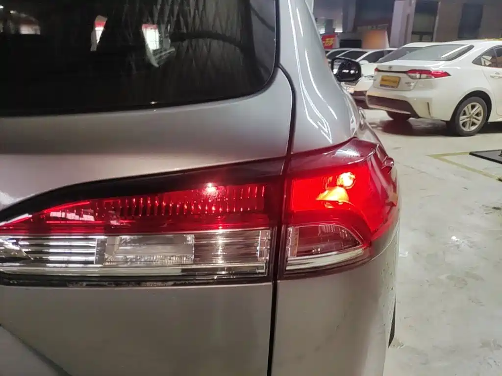 Toyota Corolla Cross — миниатюра 8