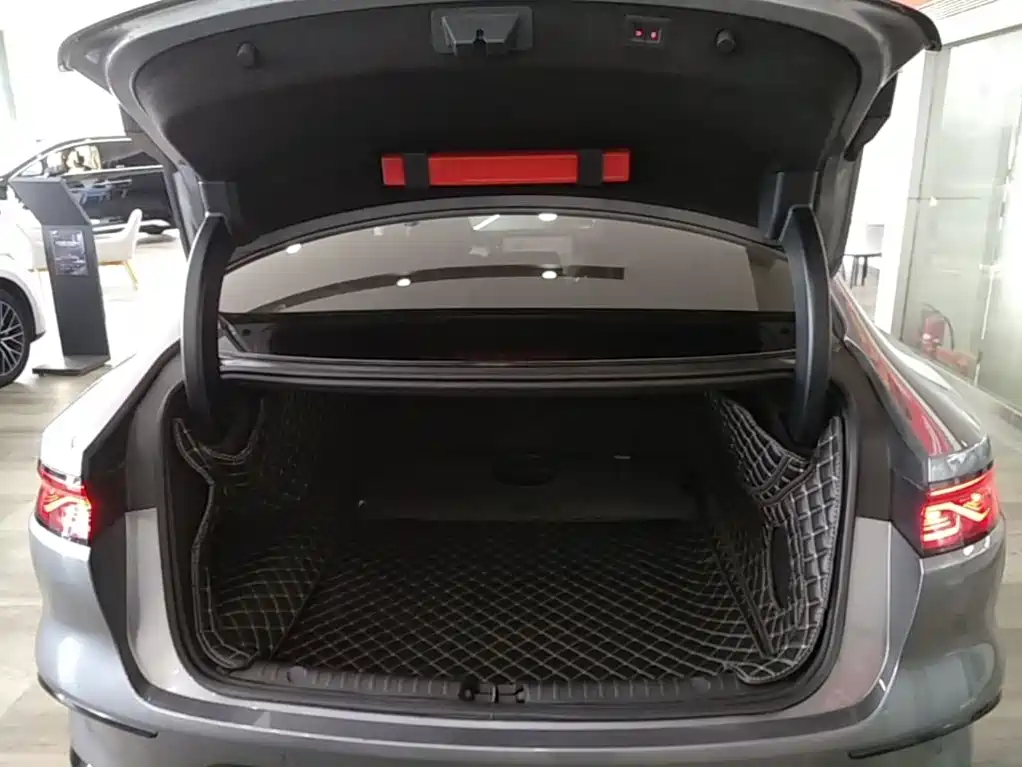 BYD Han — миниатюра 19