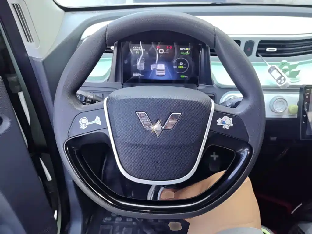 Wuling MINIEV — миниатюра 11