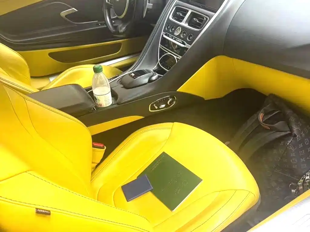 Aston Martin DB11 — миниатюра 4
