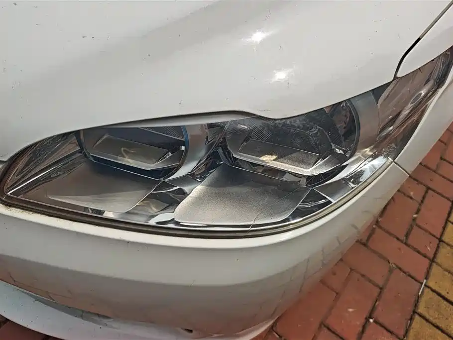 Peugeot 301 2016 1.6L MT Comfort