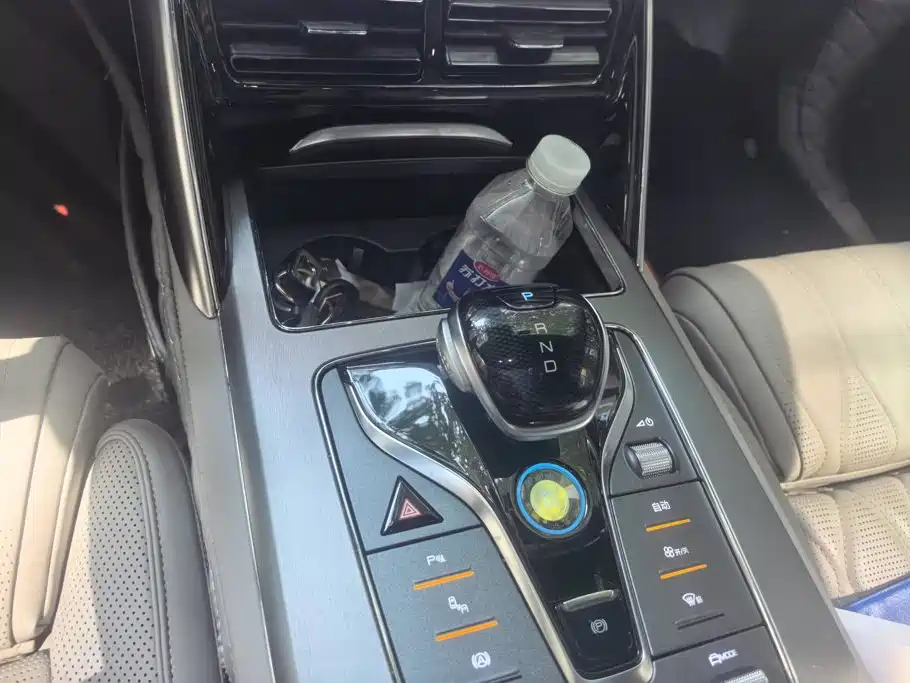 BYD Tang New Energy — миниатюра 16