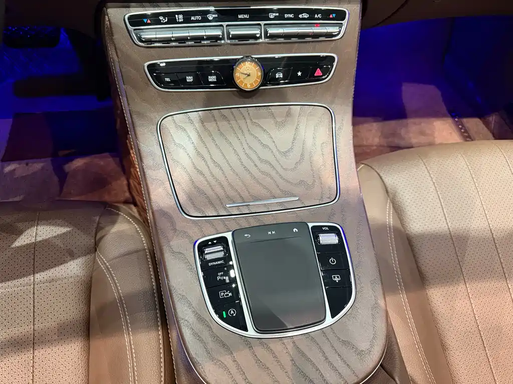 MERCEDES-BENZ E CLASS