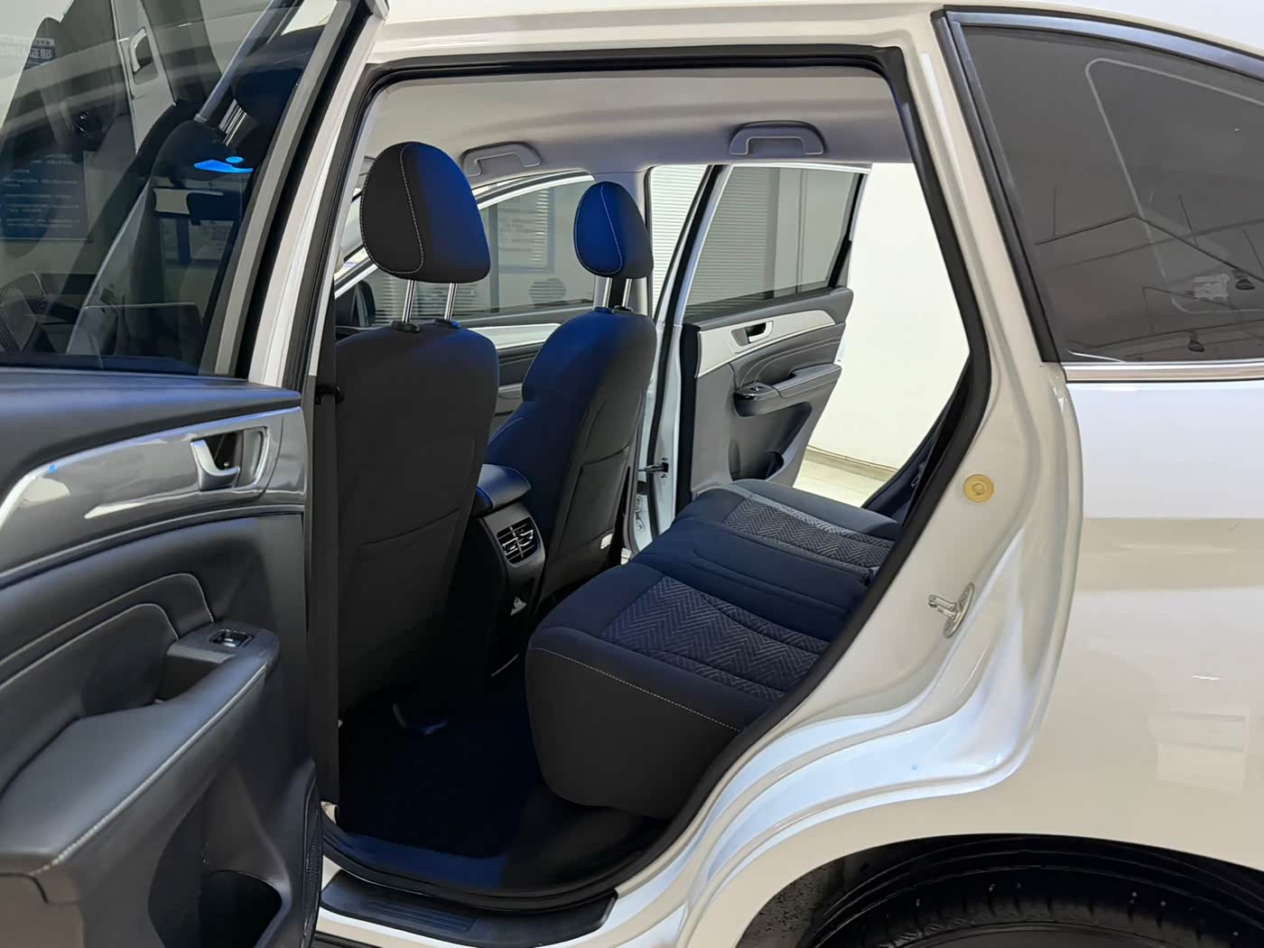 Haval Haval M6 1.5 л 2023 г. Белый, пробег 42000 км