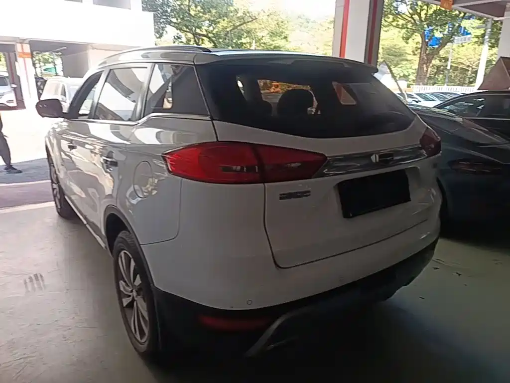 Geely Boyue — миниатюра 5