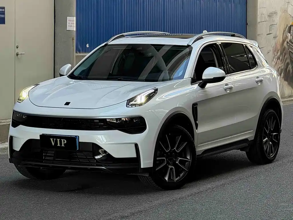 Lynk & Co 01