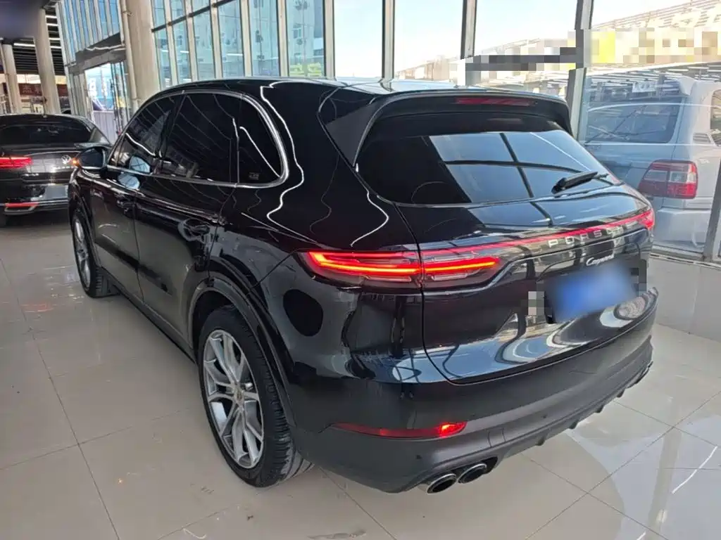 Porsche Cayenne — миниатюра 5