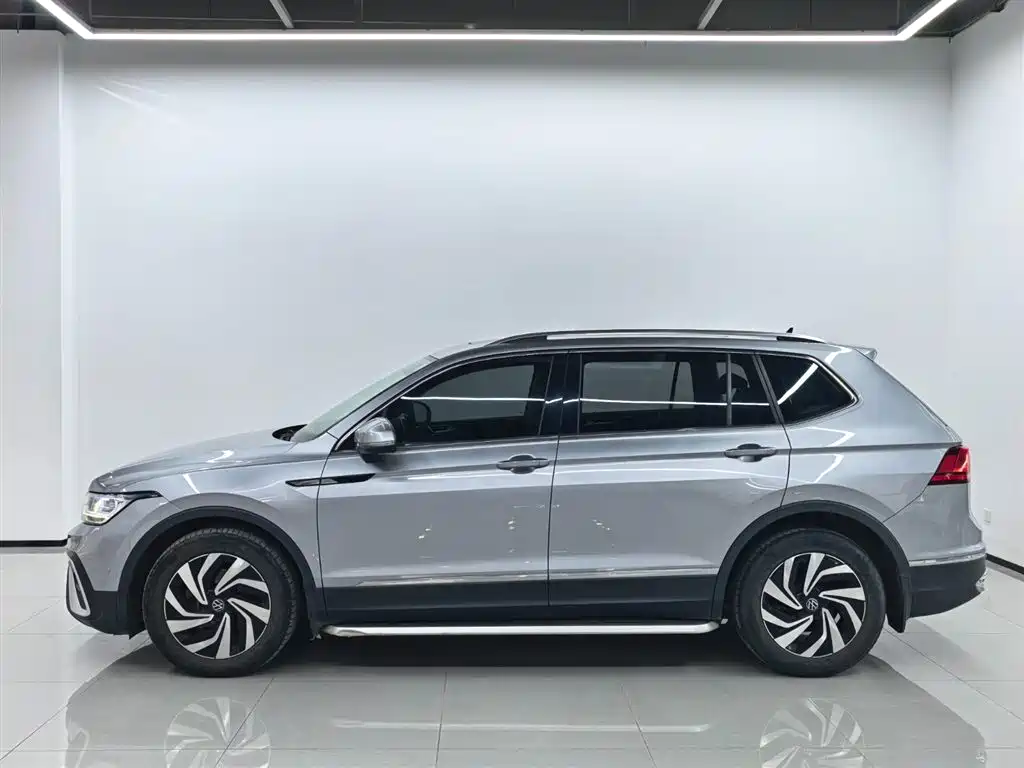Volkswagen Tiguan L — миниатюра 3