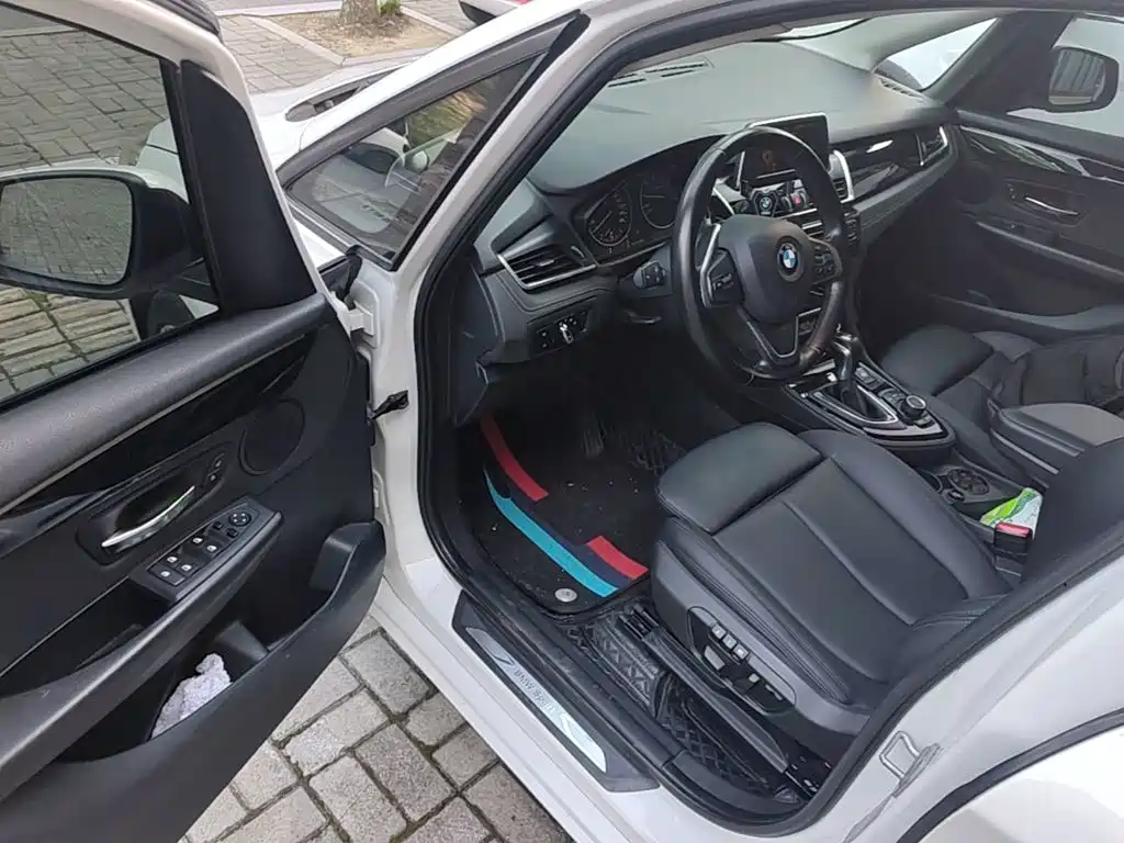BMW 2 Series Active Tourer (Import) — миниатюра 16