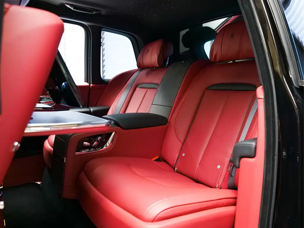 Rolls-Royce Cullinan — миниатюра 21