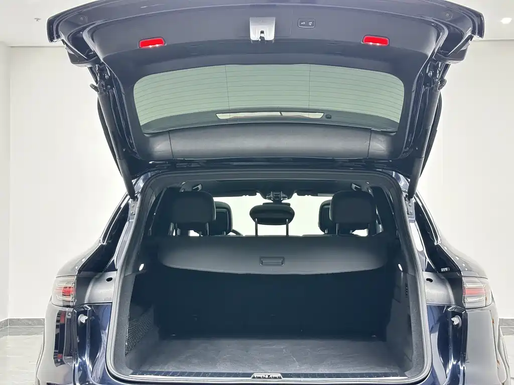 Porsche Cayenne — миниатюра 22