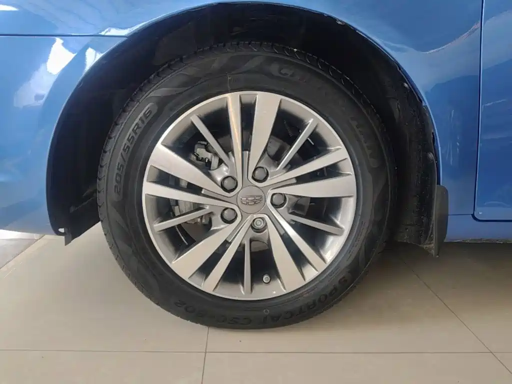 Geely Emgrand — миниатюра 23