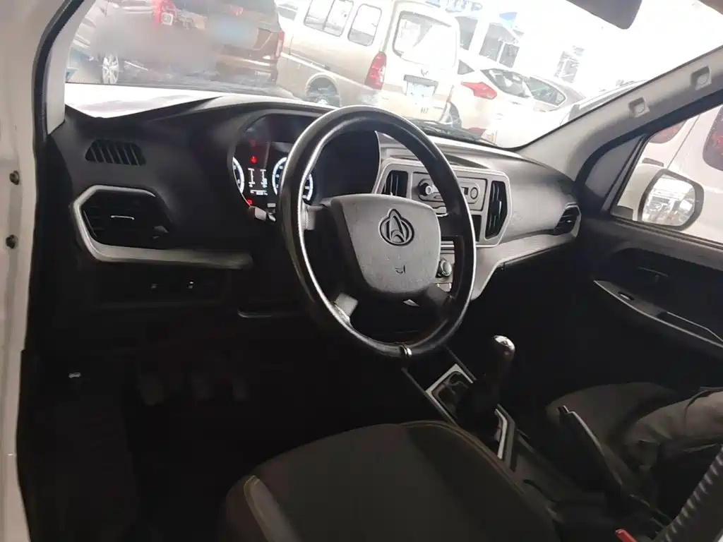 Changan M60 2023 1.5L GDI Comfort 6/7 мест