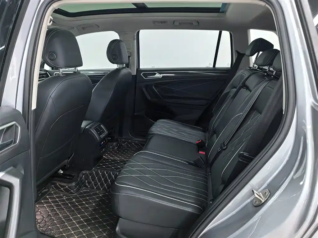 Volkswagen Tiguan L — миниатюра 12