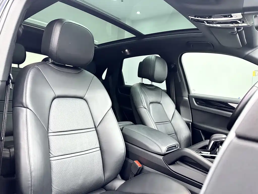 Porsche Cayenne — миниатюра 15