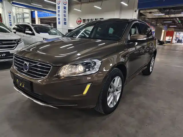 VOLVO XC60 2018
