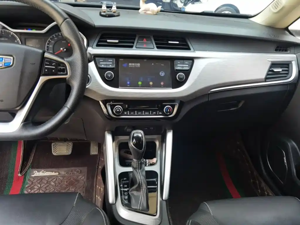 Geely Vision X3 — миниатюра 13