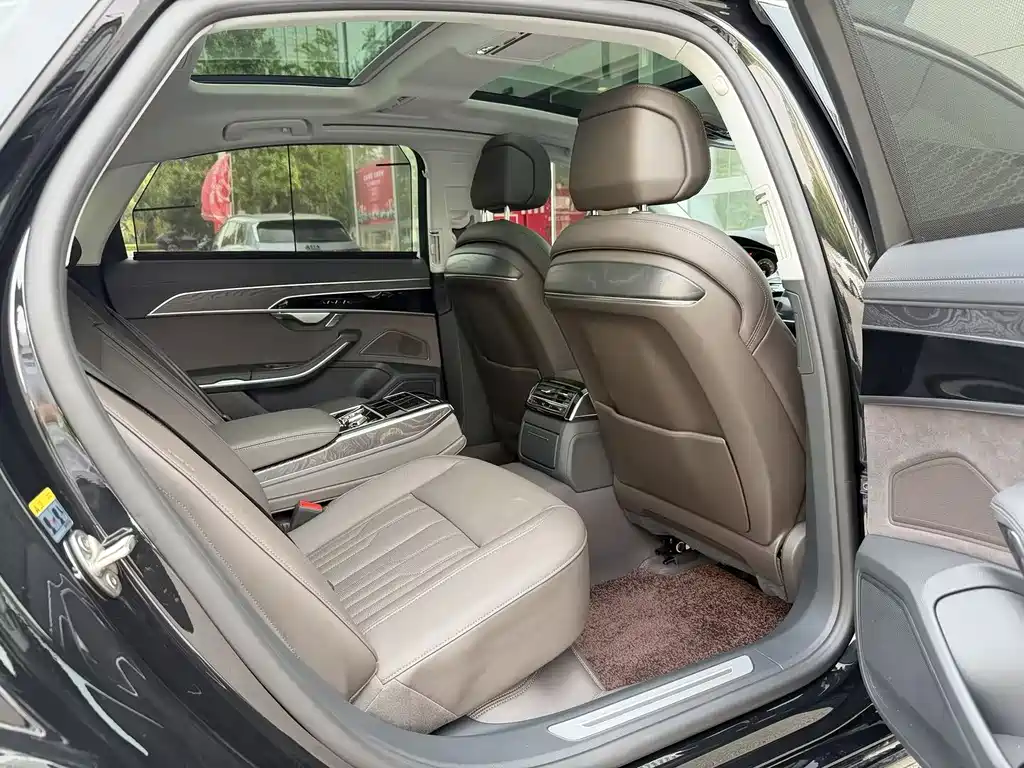 Audi A8 2025 A8L 45 TFSI quattro Luxury