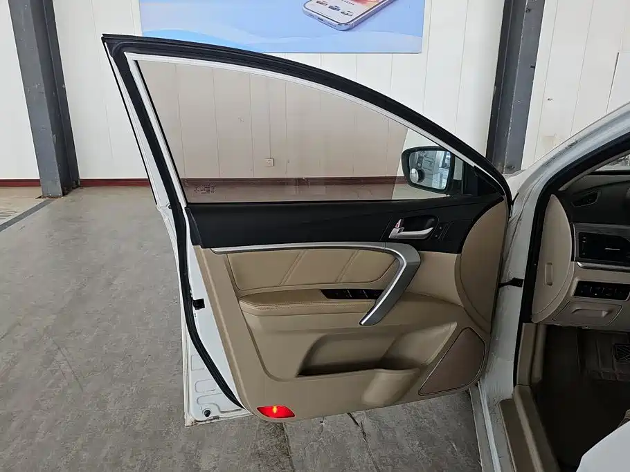 Geely Emgrand — миниатюра 7