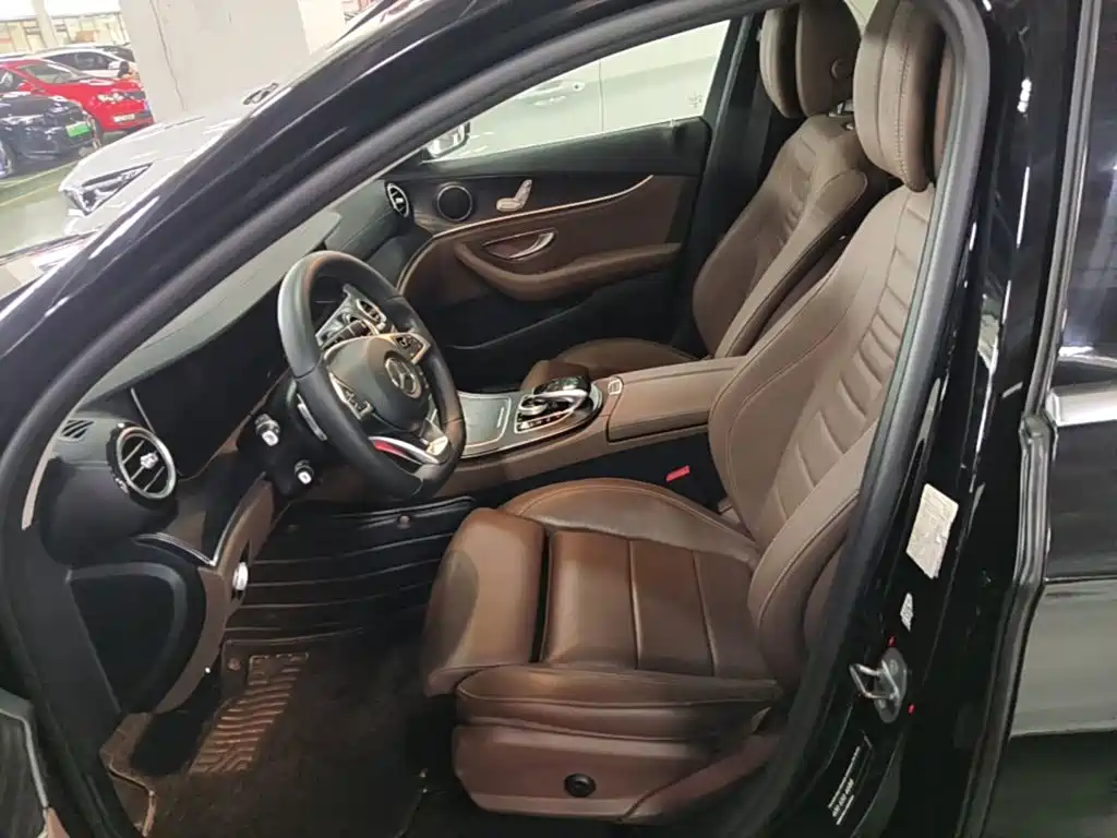 Mercedes-Benz E-Class — миниатюра 15