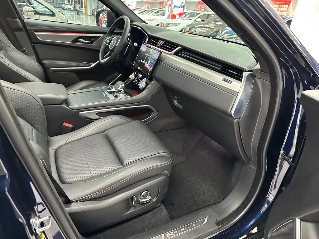 Jaguar F-PACE — миниатюра 26