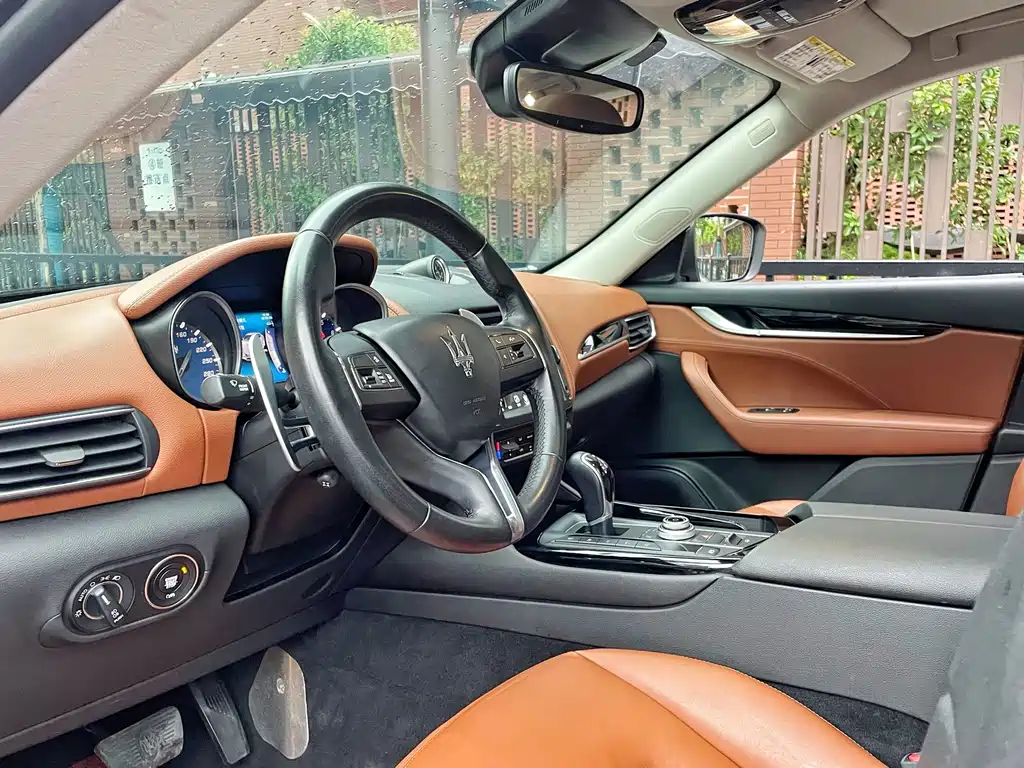 Maserati Levante — миниатюра 6