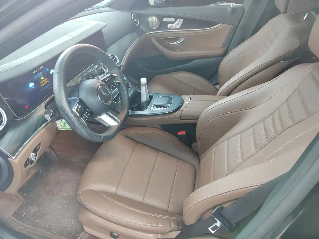 Mercedes-Benz E-Class — миниатюра 5