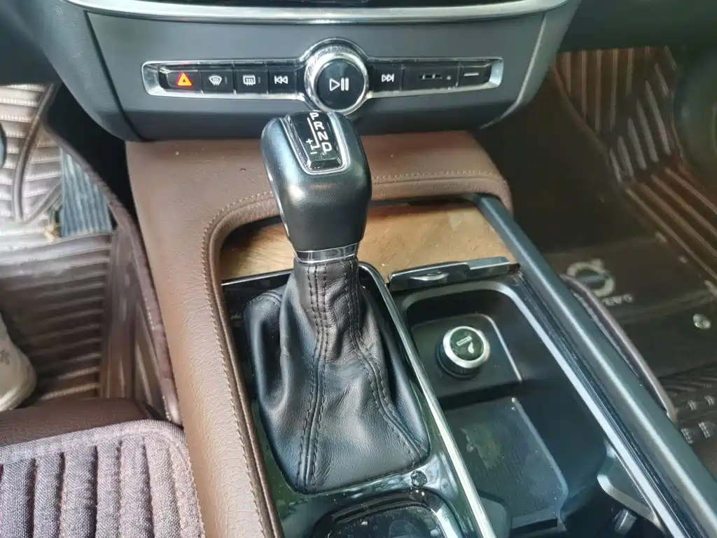 Volvo S90 — миниатюра 10
