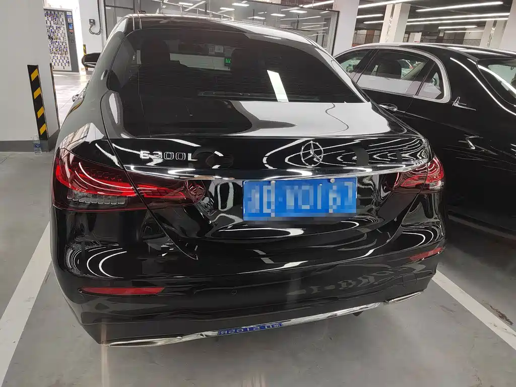Mercedes-Benz E-Class — миниатюра 18