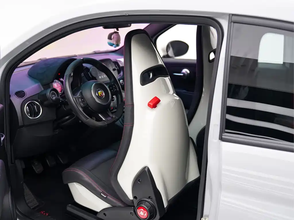 Abarth Abarth 695 — миниатюра 23