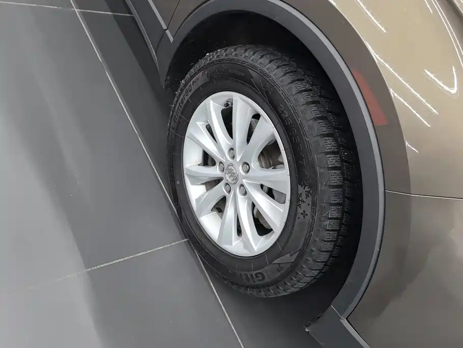 Buick Envision Plus — миниатюра 6