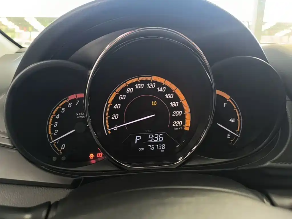 Toyota Yaris L — миниатюра 12